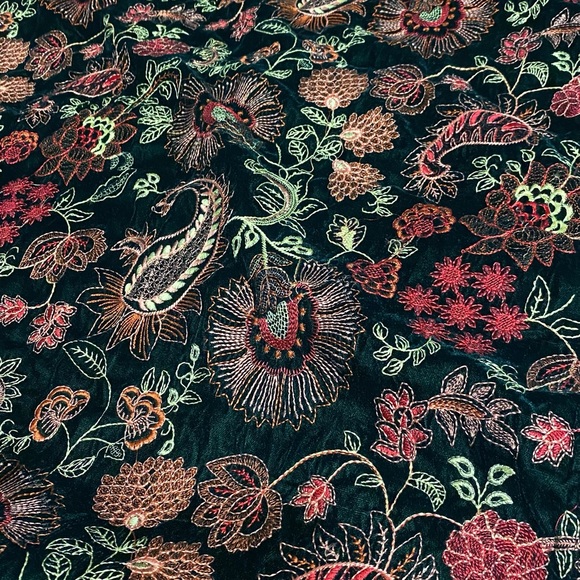 Velv embroidered shwal - Picture 3 of 3